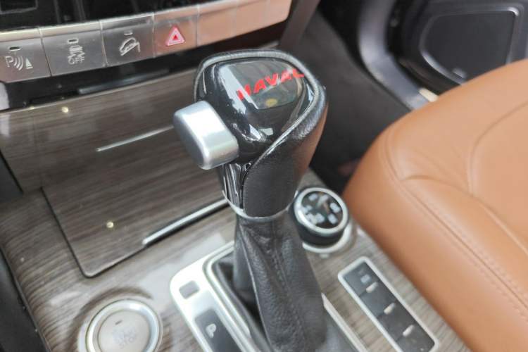 Used Haval H9 2015 2.0T Four-Wheel Drive Luxury 7-Seater Gear Lever