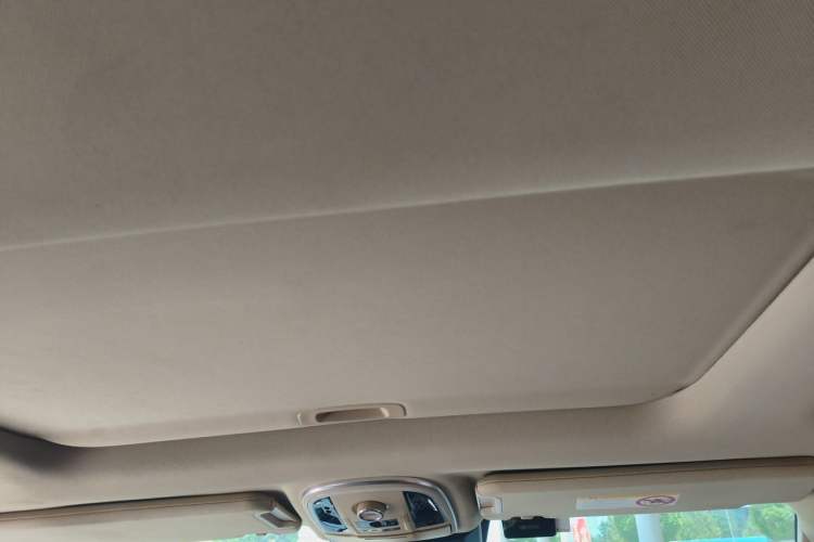 Used Haval H9 2015 2.0T Four-Wheel Drive Luxury 7-Seater Headliner
