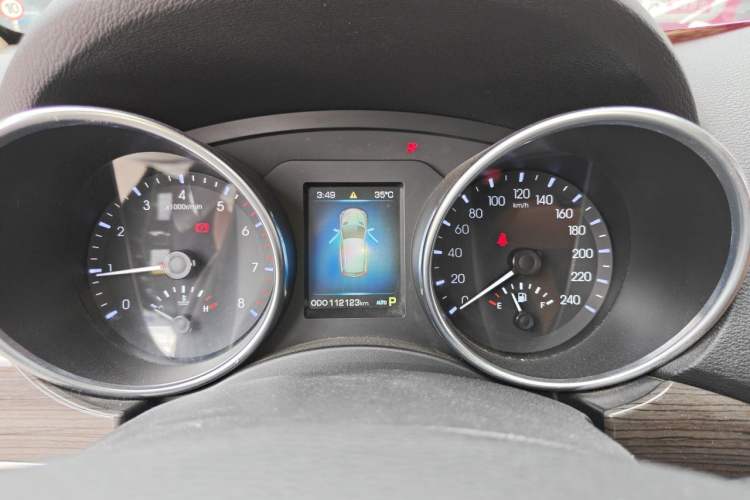 Used Haval H9 2015 2.0T Four-Wheel Drive Luxury 7-Seater Instrument Cluster