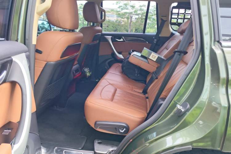 Used Haval H9 2015 2.0T Four-Wheel Drive Luxury Model 5 Seats Left Rear Seat