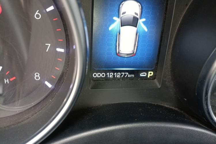 Used Haval H9 2015 2.0T Four-Wheel Drive Standard Model 7 Seats Odometer Close Up