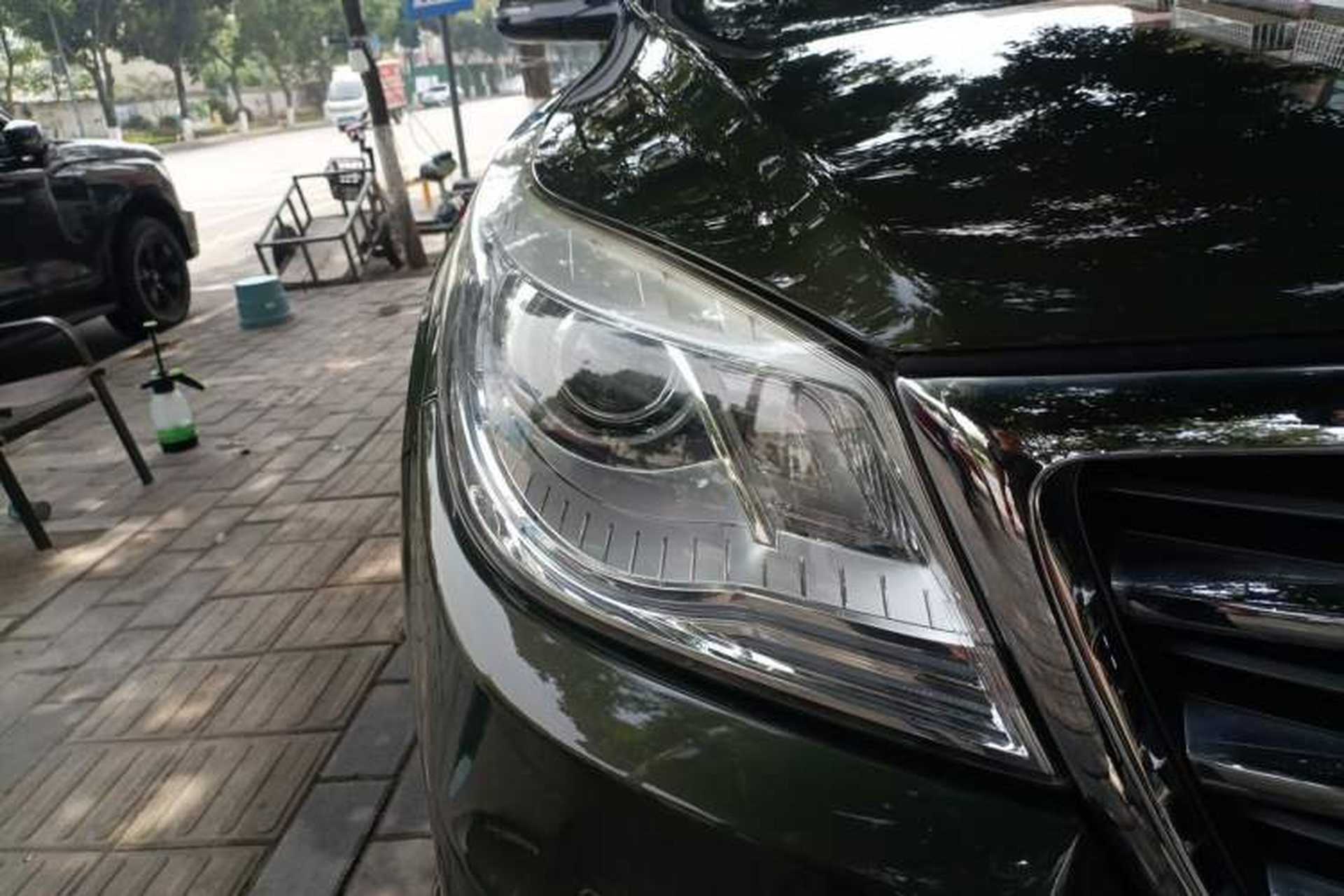 Used Haval H9 2015 2.0T Four-Wheel Drive Standard Model 7 Seats Right Front Headlight