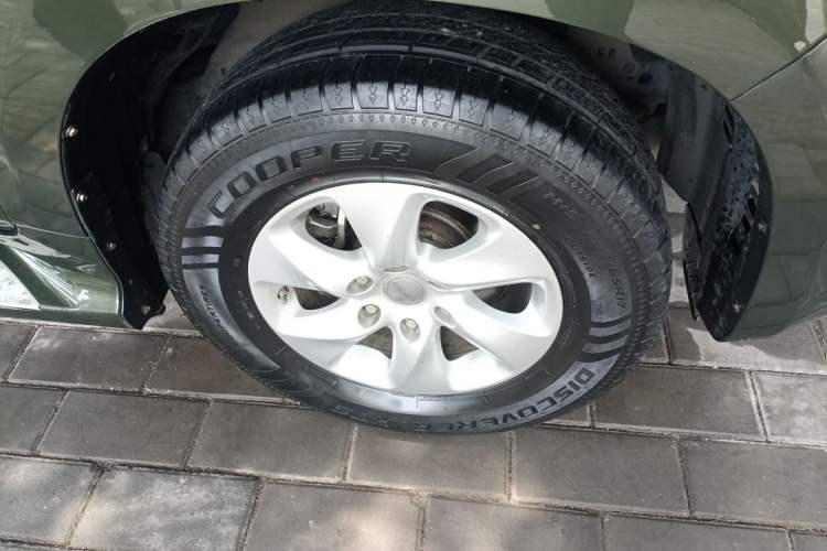 Used Haval H9 2015 2.0T Four-Wheel Drive Standard Model 7 Seats Right Front Wheel Hub