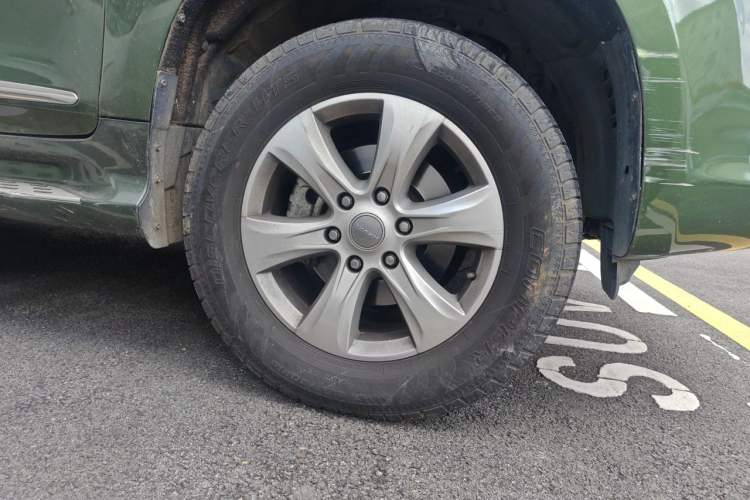 Used Haval H9 2015 2.0T Four-Wheel Drive Luxury 7-Seater Right Front Wheel Hub