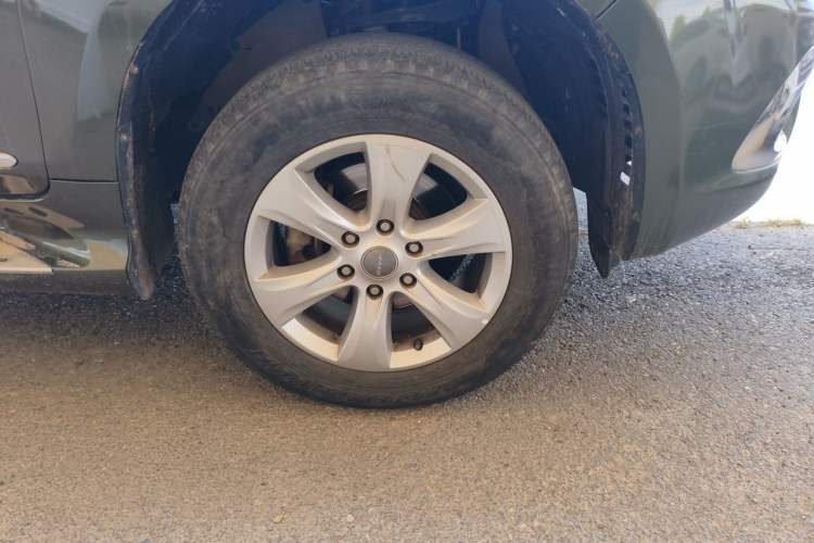 Used Haval H9 2015 2.0T Four-Wheel Drive Luxury 7-Seater Right Front Wheel Hub