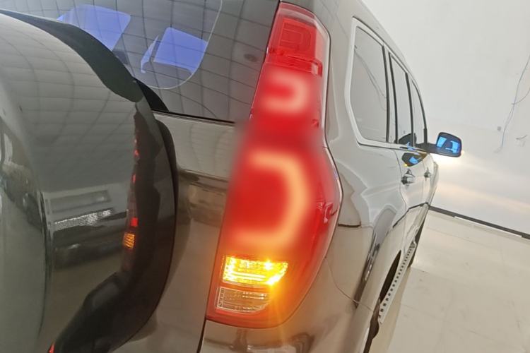 Used Haval H9 2015 2.0T Four-Wheel Drive Luxury 7-Seater Right Rear Taillight