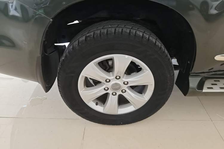 Used Haval H9 2015 2.0T Four-Wheel Drive Luxury 7-Seater Right Rear Wheel Hub
