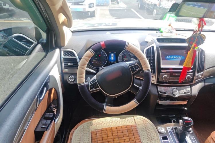 Used Haval H9 2015 2.0T Four-Wheel Drive Luxury 7-Seater Steering Wheel
