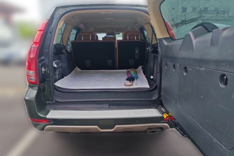 Used Haval H9 2015 2.0T Four-Wheel Drive Luxury 7-Seater Trunk