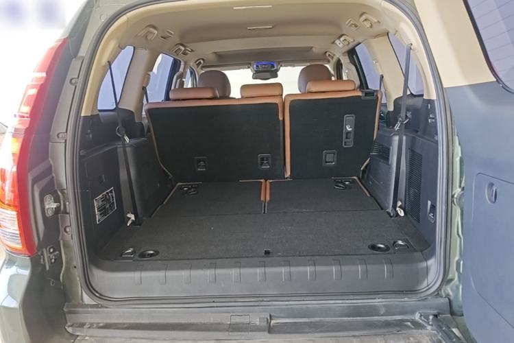 Used Haval H9 2015 2.0T Four-Wheel Drive Luxury 7-Seater Trunk