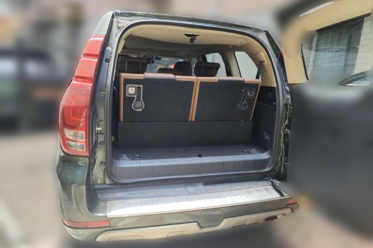 Used Haval H9 2015 2.0T Four-Wheel Drive Luxury 7-Seater Trunk