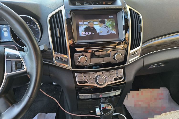 Used Haval H9 2015 2.0T Four-Wheel Drive Luxury 7-Seater Audio And AC Panel