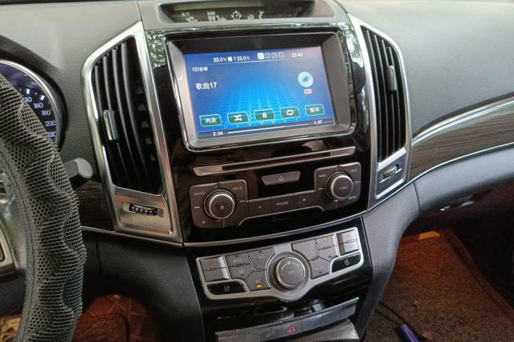Used Haval H9 2015 2.0T Four-Wheel Drive Luxury 7-Seater Audio And AC Panel