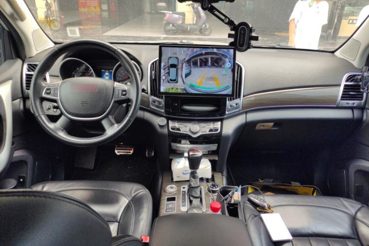 Used Haval H9 2015 2.0T Four-Wheel Drive Luxury 7-Seater Center Console