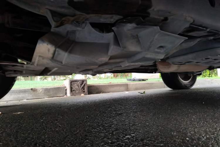 Used Haval H9 2015 2.0T Four-Wheel Drive Luxury 7-Seater Chassis Front Left