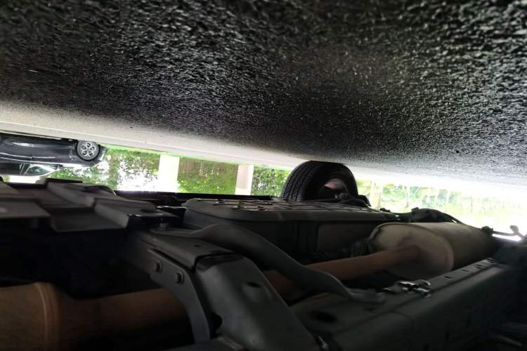 Used Haval H9 2015 2.0T Four-Wheel Drive Luxury 7-Seater Chassis Front Right