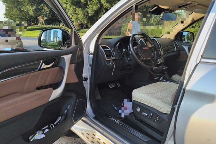 Used Haval H9 2015 2.0T Four-Wheel Drive Luxury 7-Seater Driver Seat