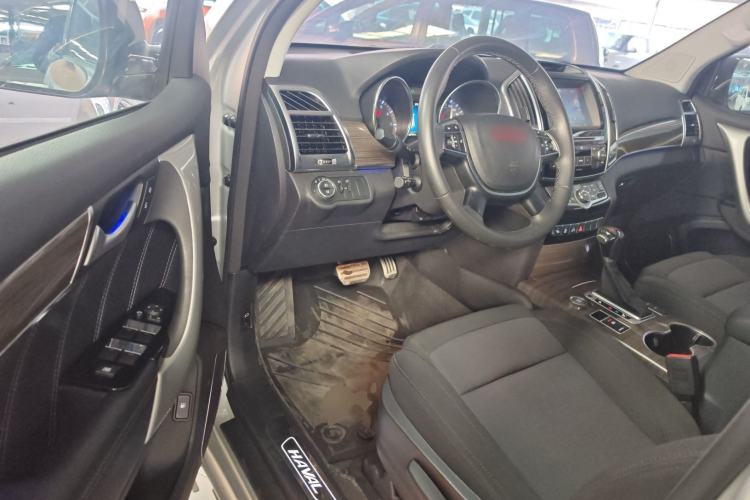 Used Haval H9 2015 2.0T Four-Wheel Drive Standard Model 7 Seats Driver Seat