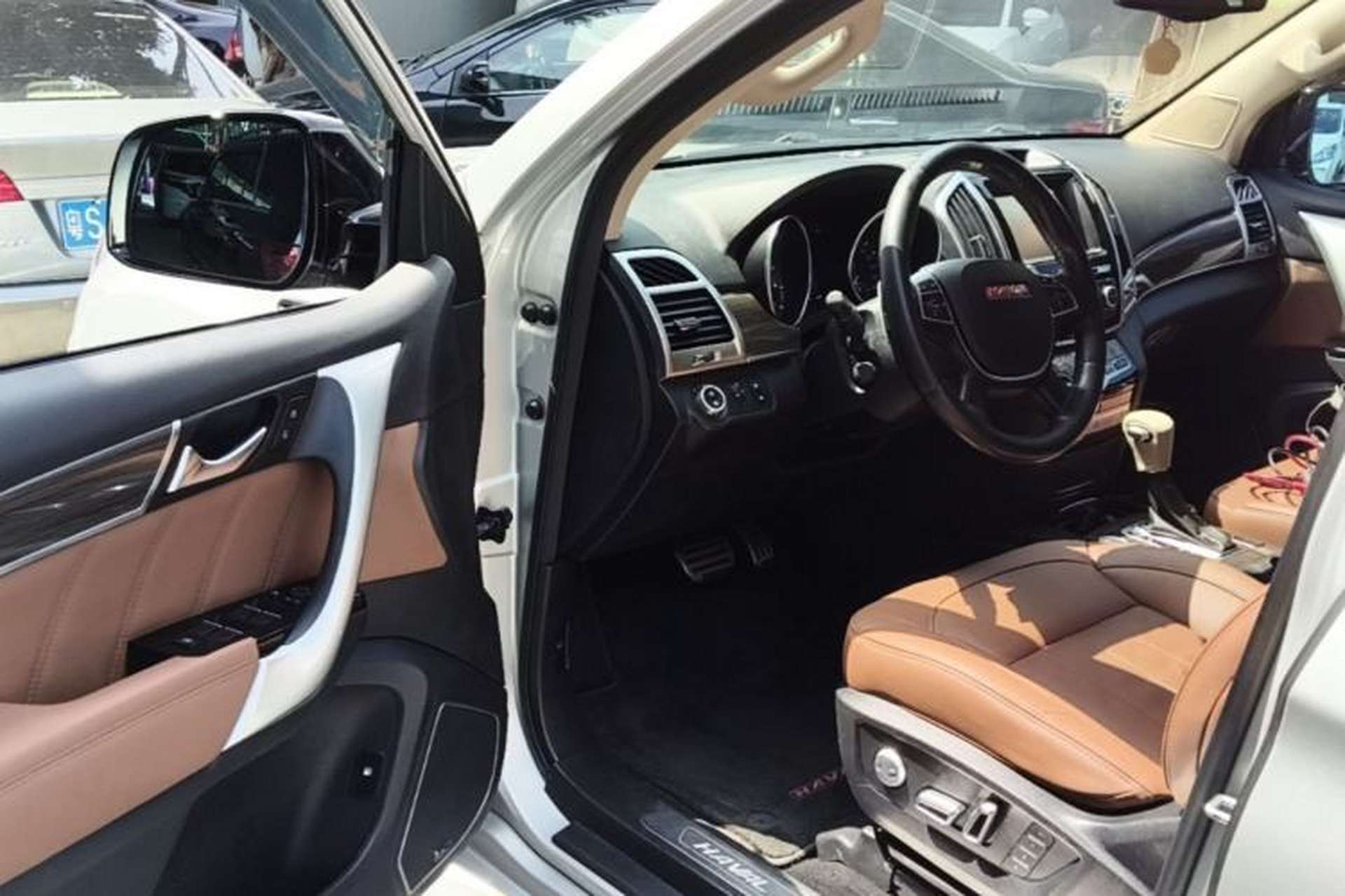Used Haval H9 2015 2.0T Four-Wheel Drive Luxury 7-Seater Driver Seat