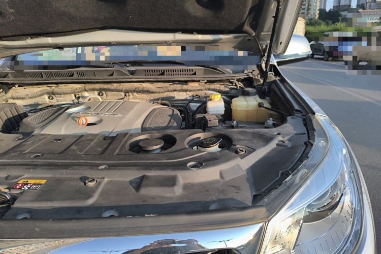 Used Haval H9 2015 2.0T Four-Wheel Drive Luxury 7-Seater Engine Bay Left