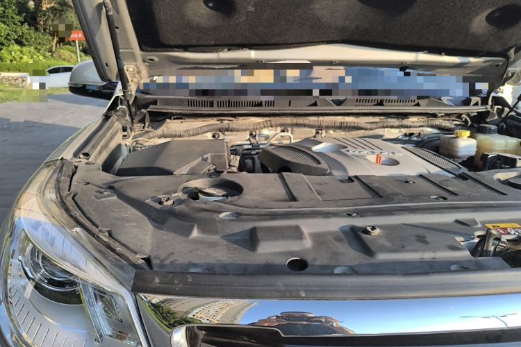 Used Haval H9 2015 2.0T Four-Wheel Drive Luxury 7-Seater Engine Bay Right