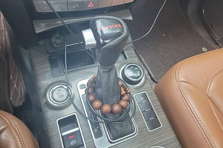 Used Haval H9 2015 2.0T Four-Wheel Drive Luxury 7-Seater Gear Lever