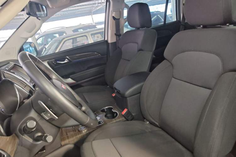 Used Haval H9 2015 2.0T Four-Wheel Drive Standard Model 7 Seats Left Front Seat