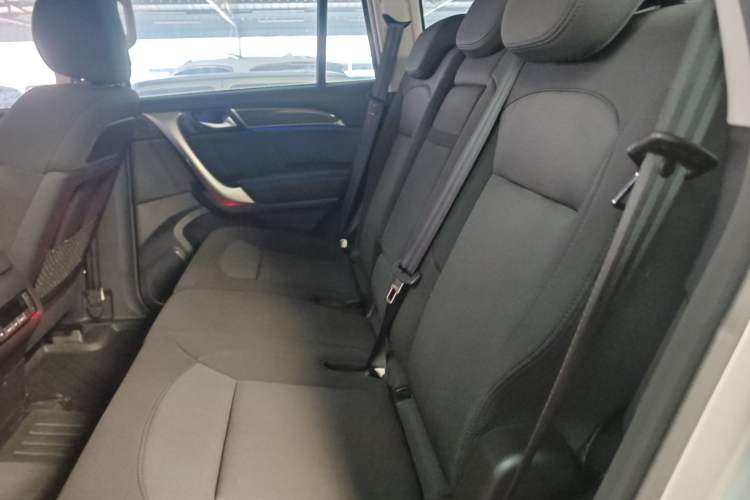 Used Haval H9 2015 2.0T Four-Wheel Drive Standard Model 7 Seats Left Rear Seat