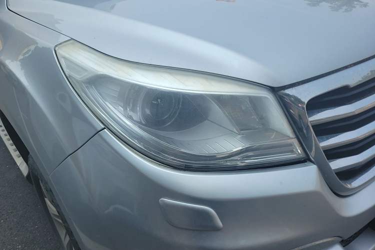 Used Haval H9 2015 2.0T Four-Wheel Drive Luxury 7-Seater Right Front Headlight