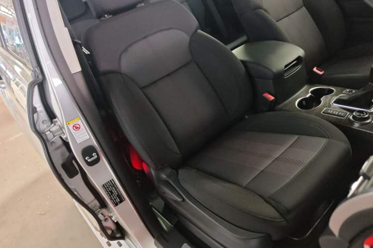Used Haval H9 2015 2.0T Four-Wheel Drive Standard Model 7 Seats Right Front Seat