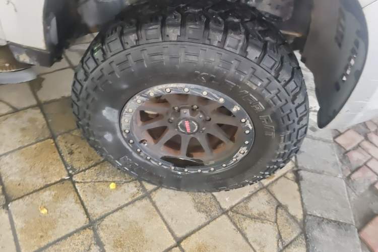 Used Haval H9 2015 2.0T Four-Wheel Drive Luxury 7-Seater Right Front Wheel Hub