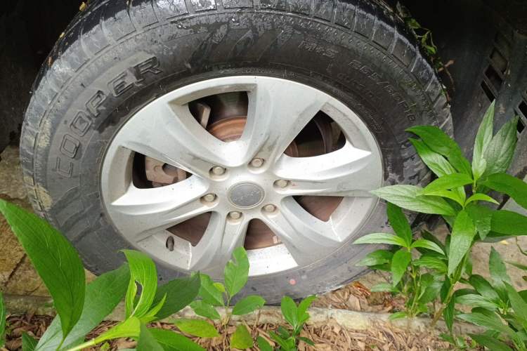 Used Haval H9 2015 2.0T Four-Wheel Drive Luxury 7-Seater Right Front Wheel Hub
