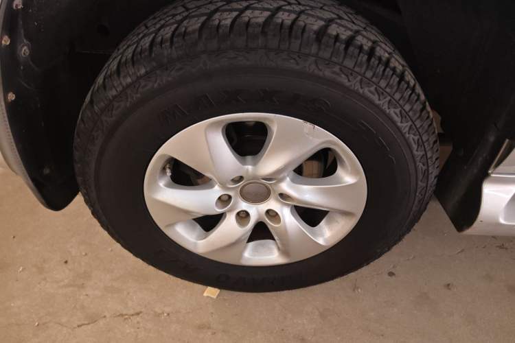 Used Haval H9 2015 2.0T Four-Wheel Drive Standard Model 7 Seats Right Rear Wheel Hub