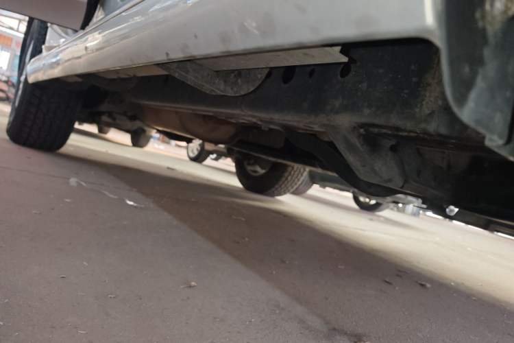 Used Haval H9 2015 2.0T Four-Wheel Drive Standard Model 7 Seats Right Side Sill