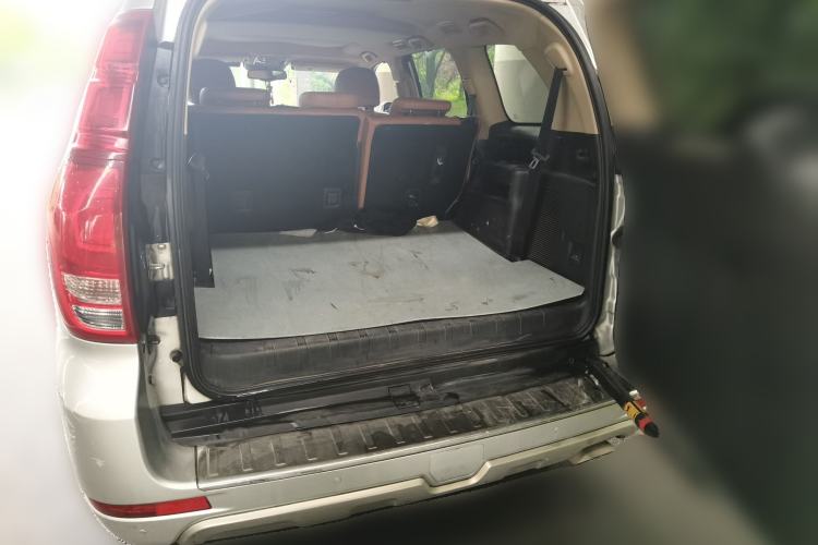 Used Haval H9 2015 2.0T Four-Wheel Drive Luxury 7-Seater Trunk