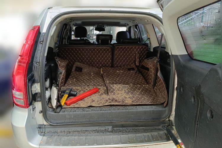 Used Haval H9 2015 2.0T Four-Wheel Drive Luxury 7-Seater Trunk