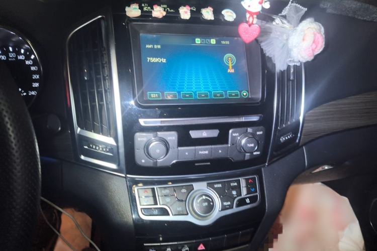 Used Haval H9 2015 2.0T Four-Wheel Drive Luxury 7-Seater Audio And AC Panel