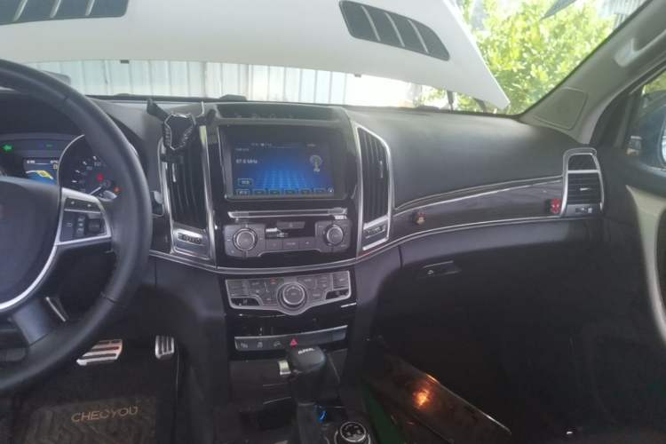 Used Haval H9 2015 2.0T Four-Wheel Drive Ultra-Luxury 7-Seater Audio And AC Panel