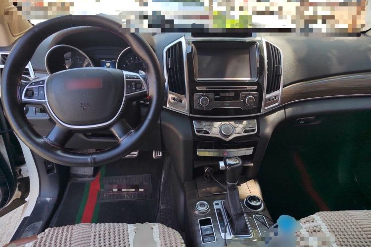 Used Haval H9 2015 2.0T Four-Wheel Drive Luxury 7-Seater Center Console