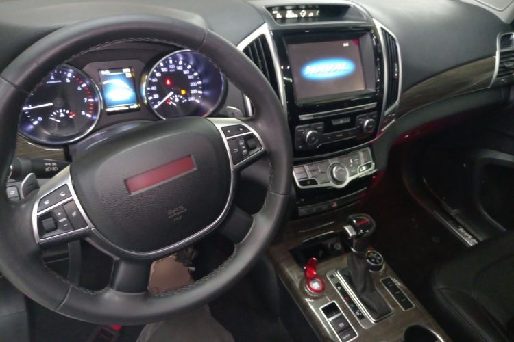 Used Haval H9 2015 2.0T Four-Wheel Drive Luxury 7-Seater Center Console