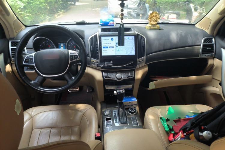 Used Haval H9 2015 2.0T Four-Wheel Drive Luxury 7-Seater Center Console