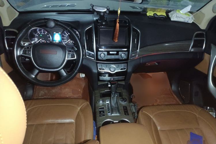 Used Haval H9 2015 2.0T Four-Wheel Drive Ultra-Luxury 7-Seater Center Console