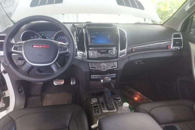 Used Haval H9 2015 2.0T Four-Wheel Drive Ultra-Luxury 7-Seater Center Console