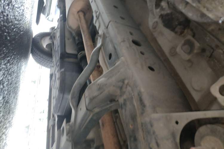 Used Haval H9 2015 2.0T Four-Wheel Drive Luxury 7-Seater Chassis Front Right