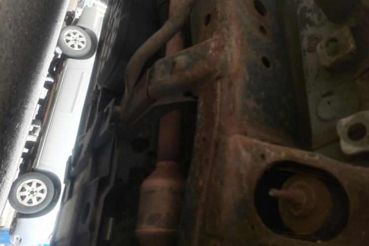 Used Haval H9 2015 2.0T Four-Wheel Drive Standard Model 7 Seats Chassis Front Right