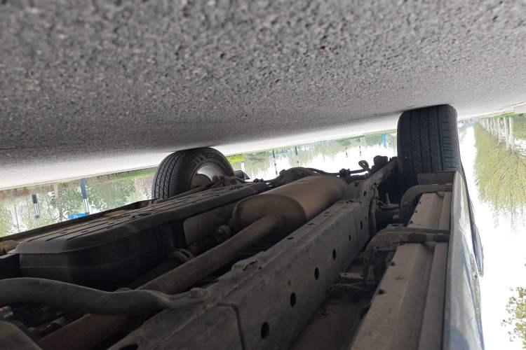 Used Haval H9 2015 2.0T Four-Wheel Drive Luxury 7-Seater Chassis Front Right