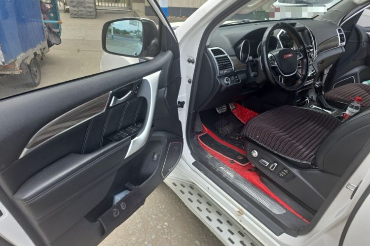 Used Haval H9 2015 2.0T Four-Wheel Drive Luxury 7-Seater Driver Seat