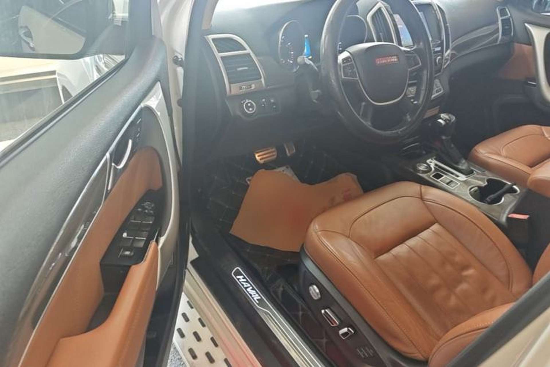 Used Haval H9 2015 2.0T Four-Wheel Drive Luxury 7-Seater Driver Seat