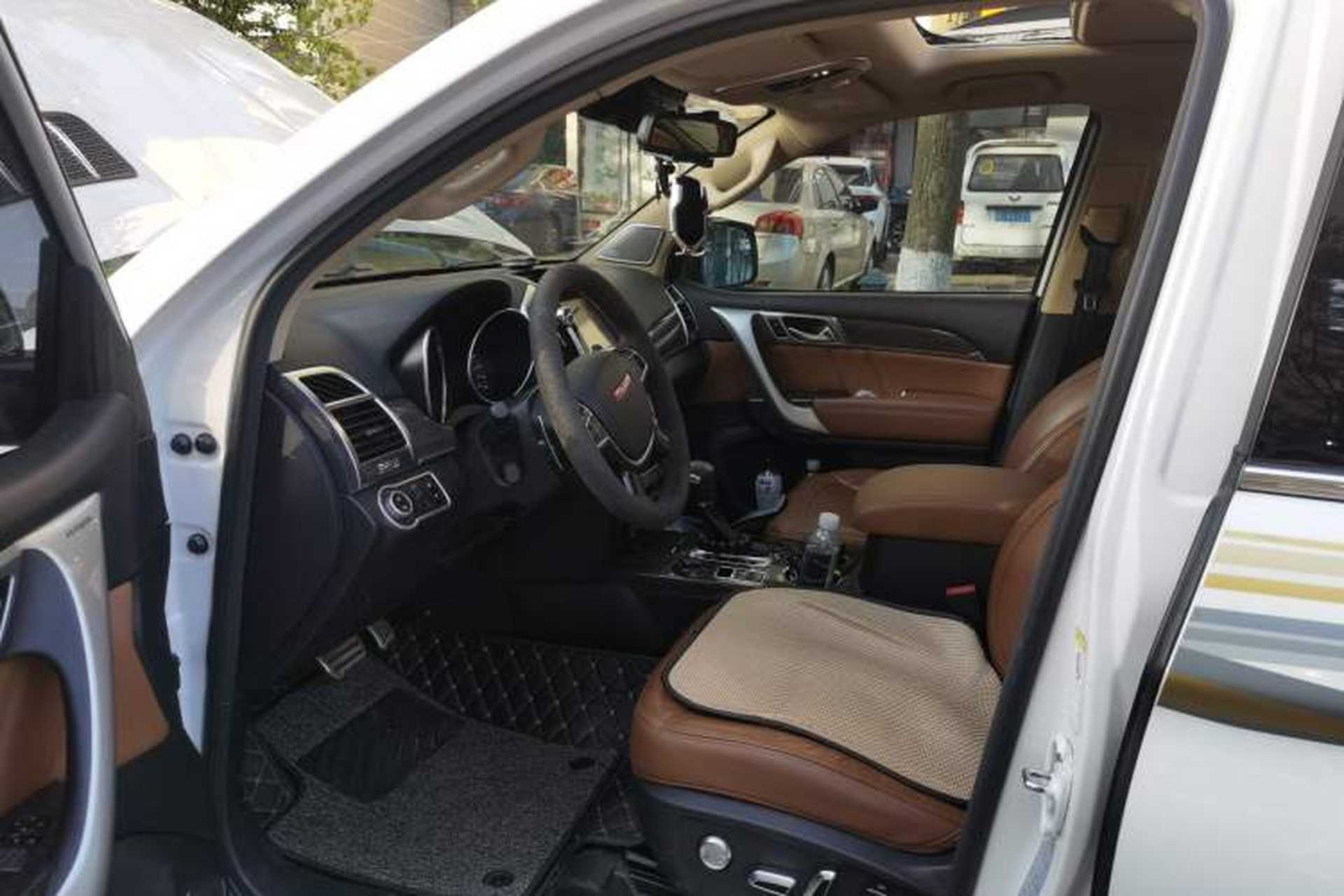 Used Haval H9 2015 2.0T Four-Wheel Drive Luxury 7-Seater Driver Seat