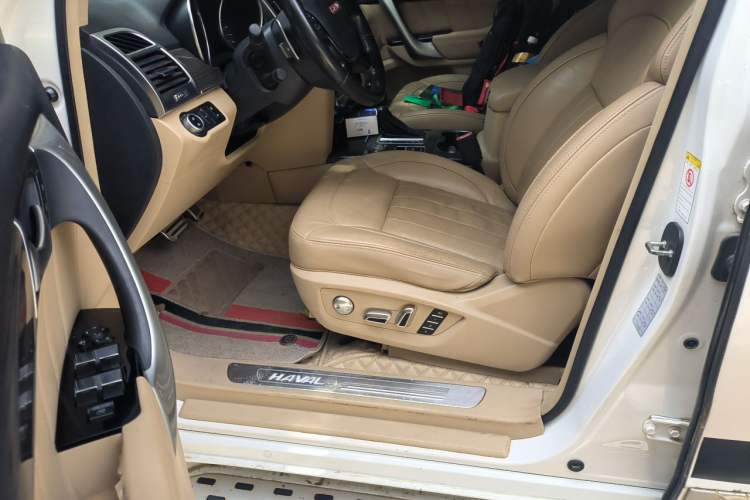 Used Haval H9 2015 2.0T Four-Wheel Drive Luxury 7-Seater Driver Seat